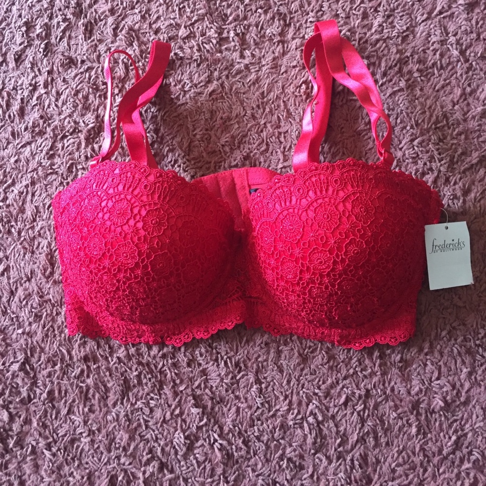 Frederick’s of Hollywood red lace elegant bra
